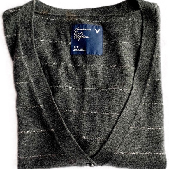 American Eagle Outfitters Sweaters - American Eagle Outfitters V-Neck Cardigan